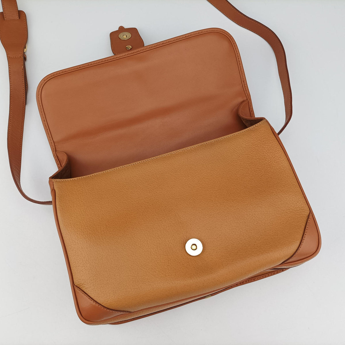 Pre-owned Gucci Vintage Messenger Brown leather 196583 shoulderbag | stylenewstar