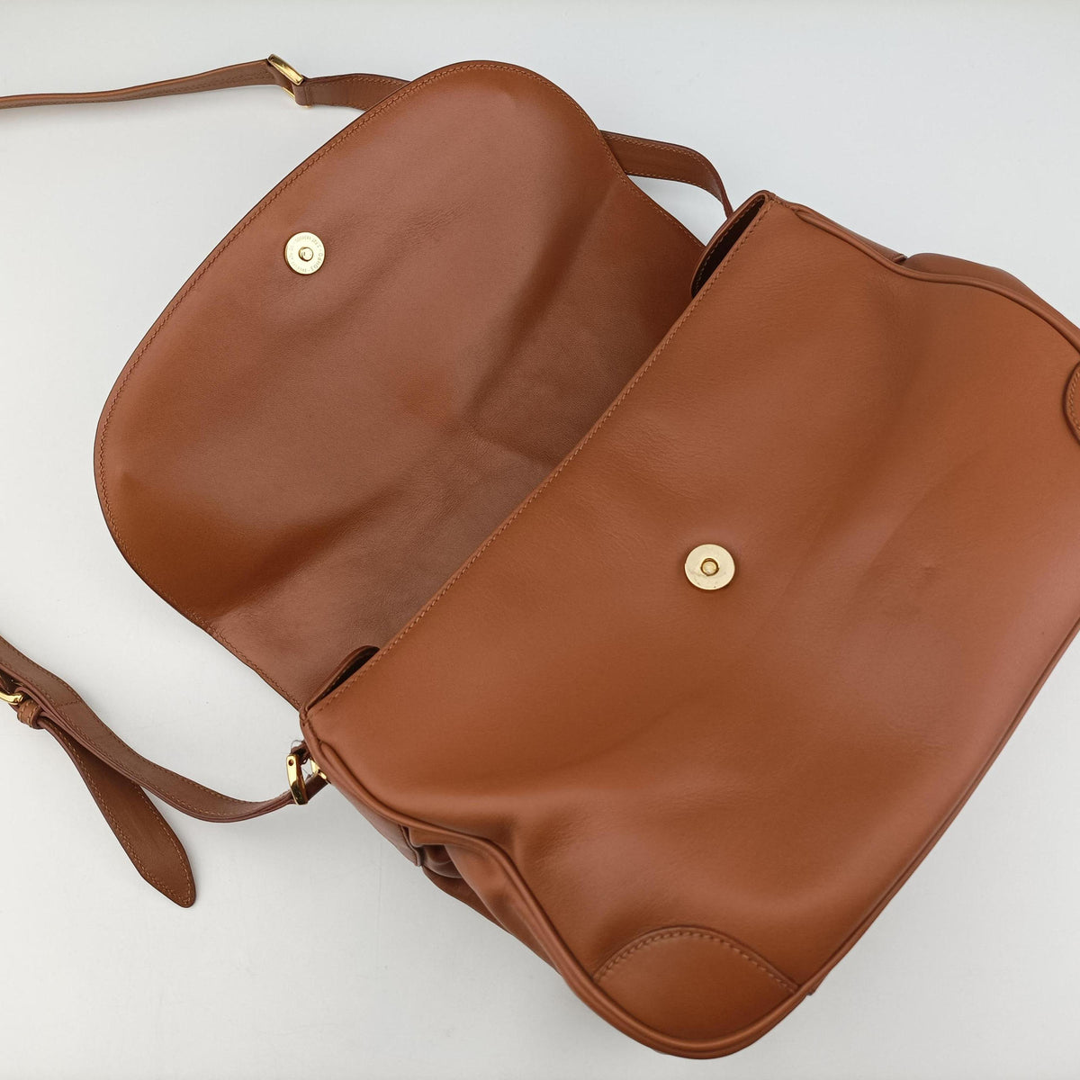 Secondhand Gucci Vintege messenger Brown Leather  shoulderbag | stylenewstar