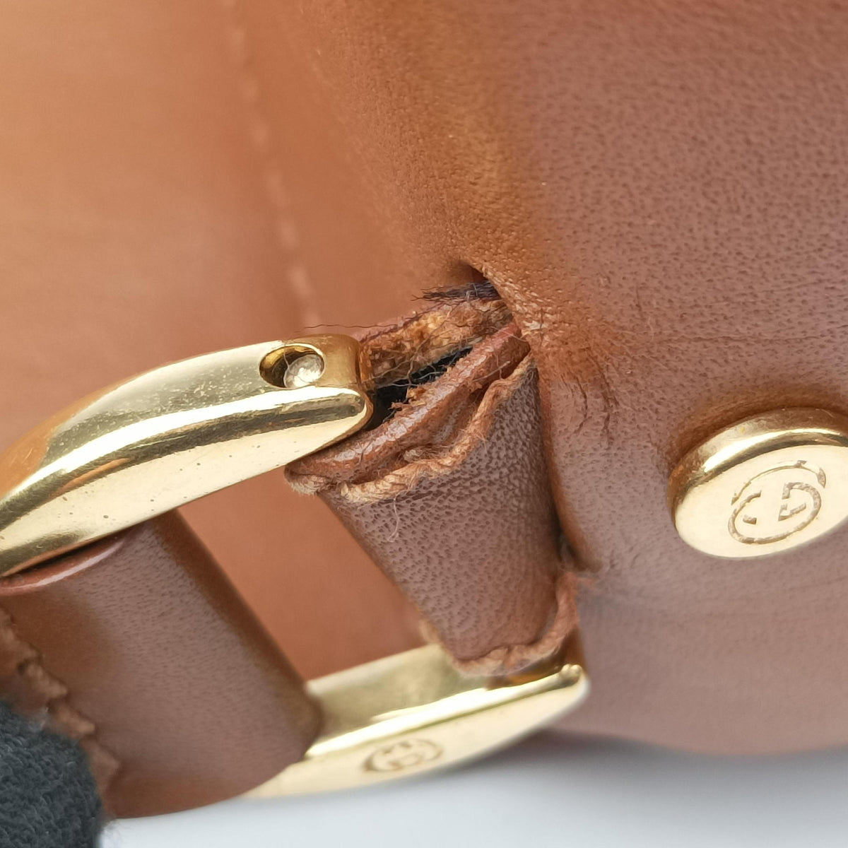Secondhand Gucci Vintege messenger Brown Leather  shoulderbag | stylenewstar