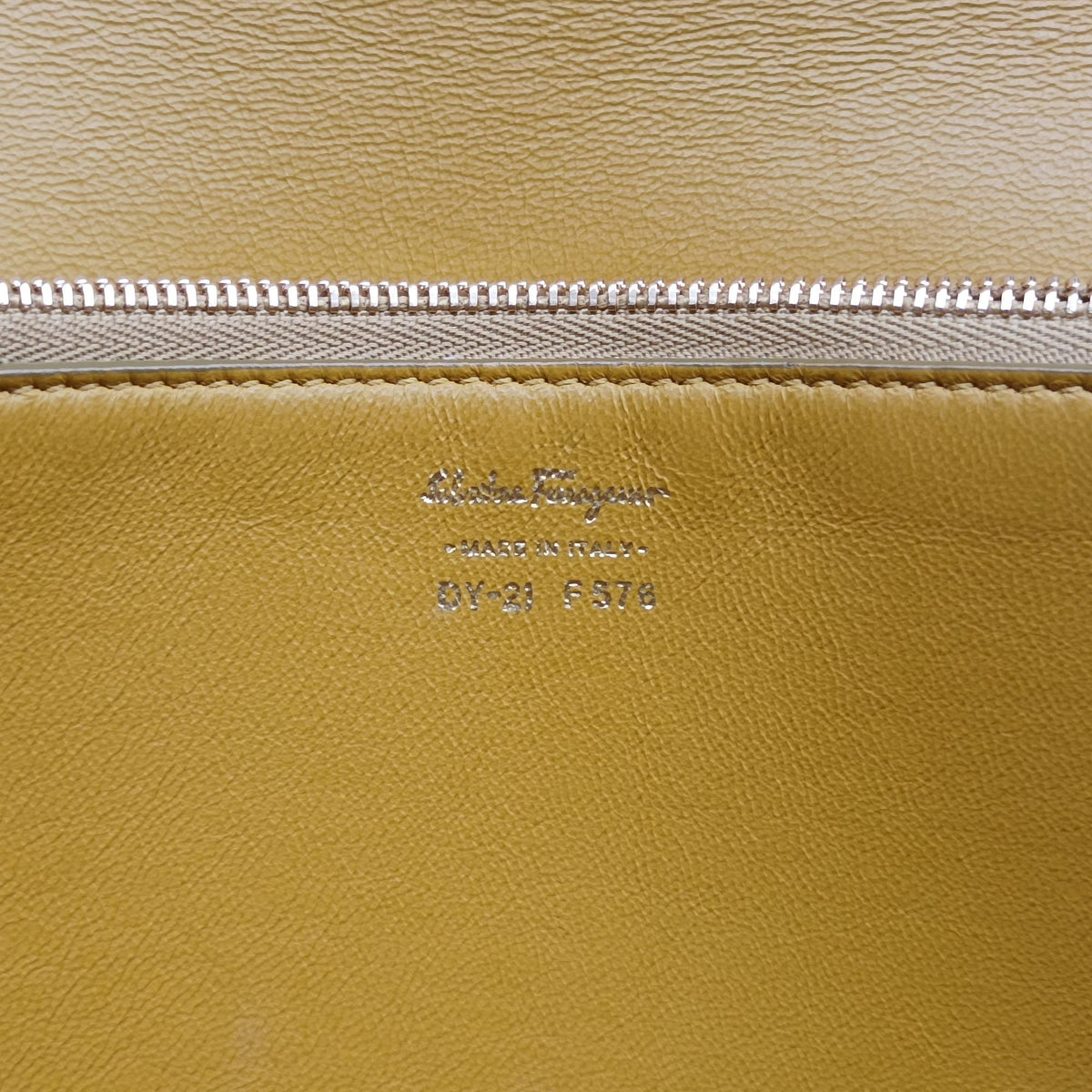 Pre-owned Ferragamo Marisol Brown×Beige ×Yellow Leather  shoulderbag | stylenewstar