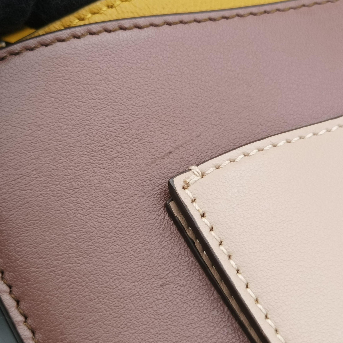 Pre-owned Ferragamo Marisol Brown×Beige ×Yellow Leather  shoulderbag | stylenewstar