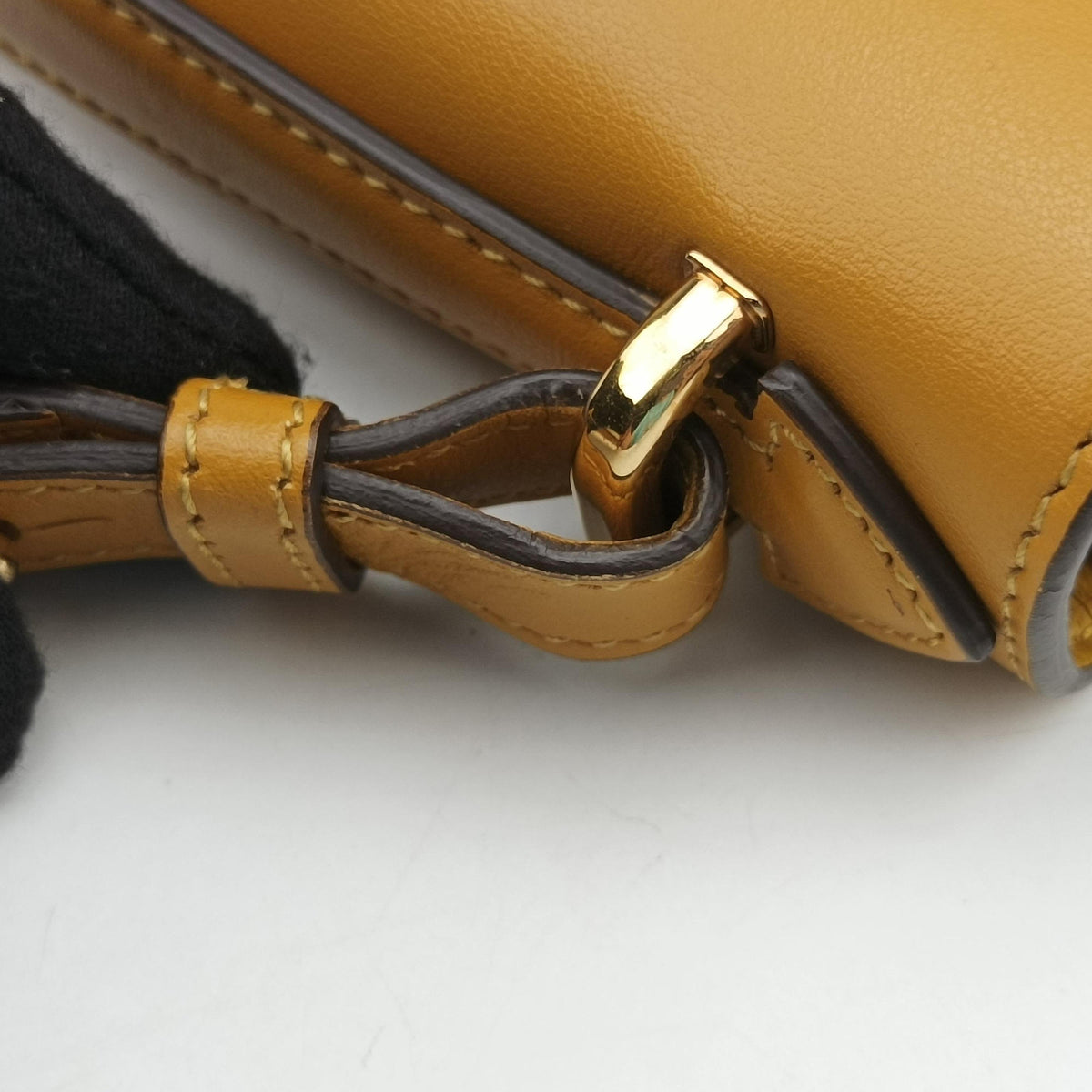 Pre-owned Ferragamo Marisol Brown×Beige ×Yellow Leather  shoulderbag | stylenewstar