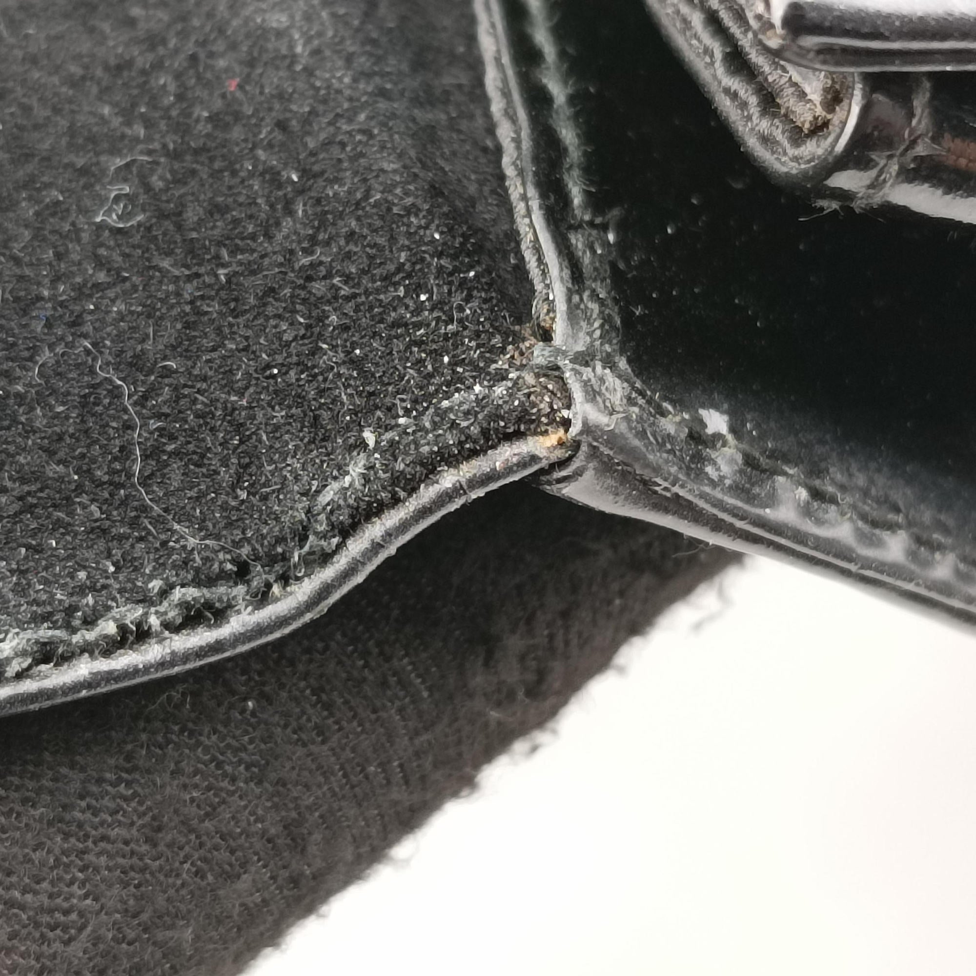 Pre-owned Ferragamo Gancini Black Patent  shoulderbag | stylenewstar