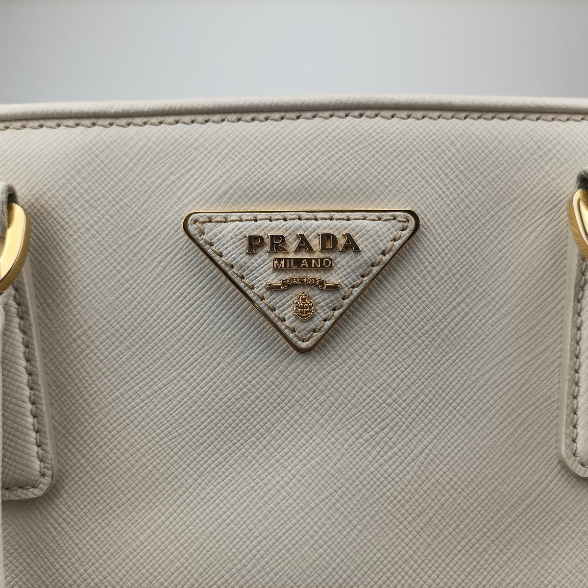 Vintage Prada Promenade White SAFFIANO Leather BN2558 handbag | stylenewstar