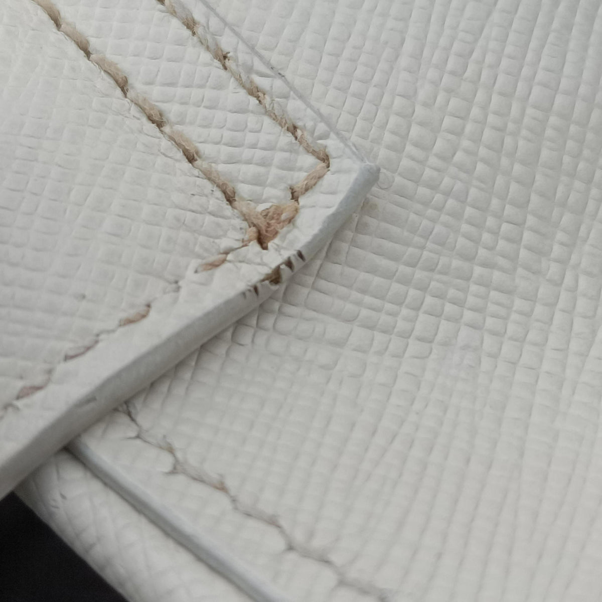 Vintage Prada Promenade White SAFFIANO Leather BN2558 handbag | stylenewstar