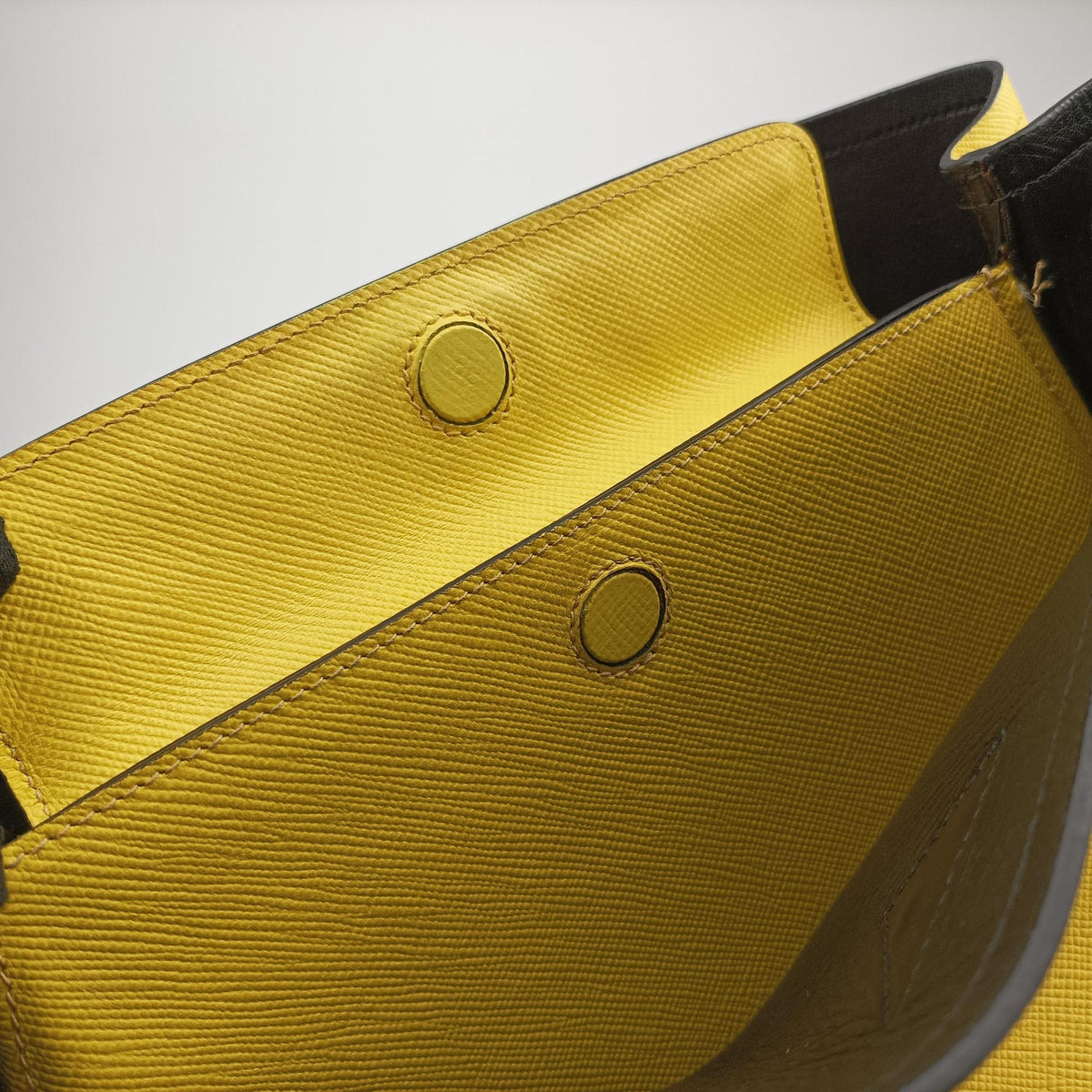 Vintage Prada Double Cuir Yellow SAFFIANO　Leather BN2756 handbag | stylenewstar