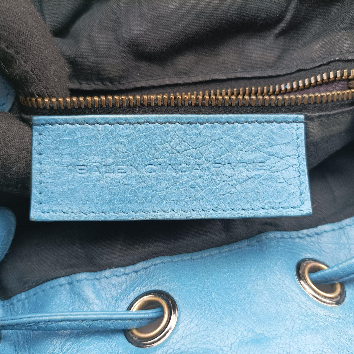 Pre-owned Balenciaga Pom pom Blue Leather  shoulderbag | stylenewstar