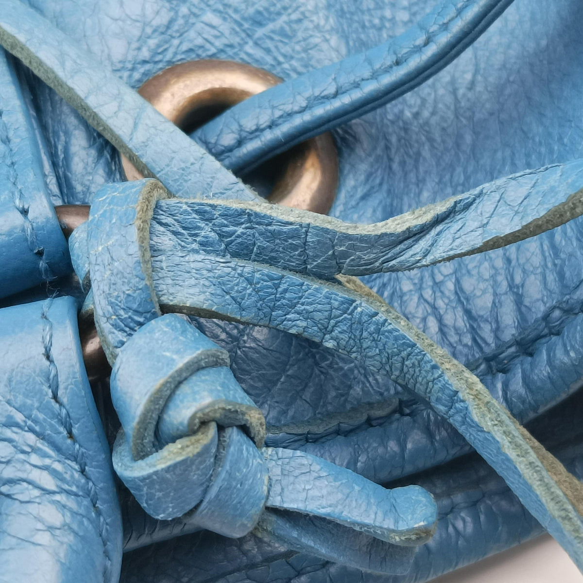Pre-owned Balenciaga Pom pom Blue Leather  shoulderbag | stylenewstar