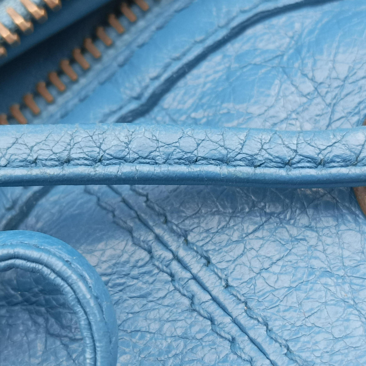 Pre-owned Balenciaga Pom pom Blue Leather  shoulderbag | stylenewstar