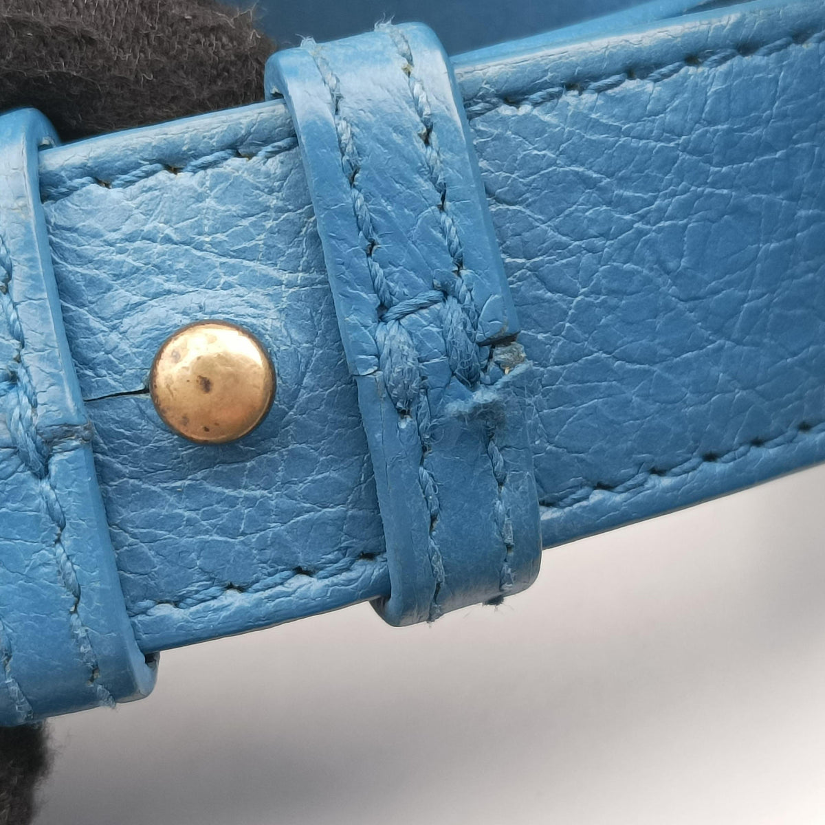 Pre-owned Balenciaga Pom pom Blue Leather  shoulderbag | stylenewstar