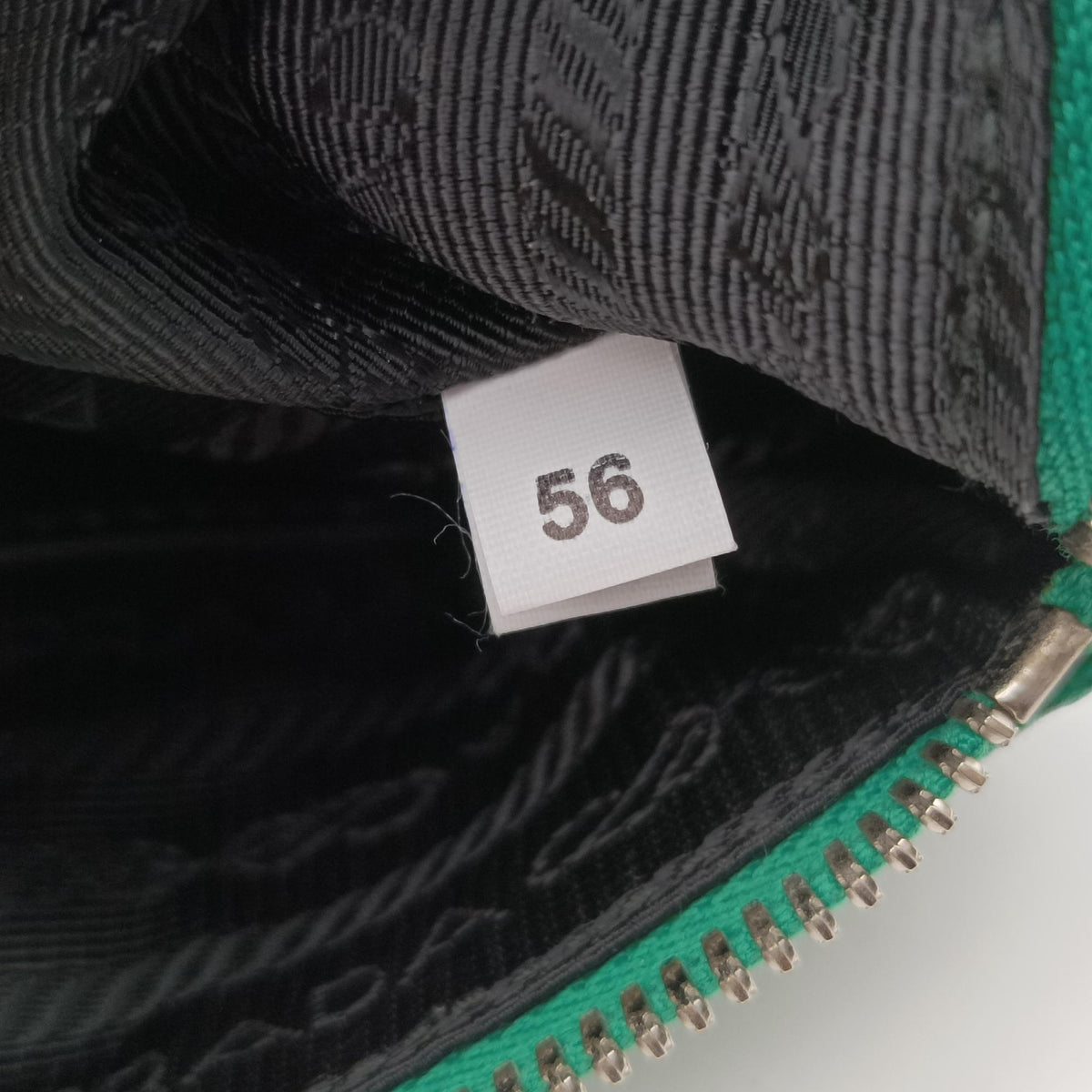 Pre-owned Prada Triangle Logo Plate Green SAFFIANO Leather 2VH155 shoulderbag | stylenewstar