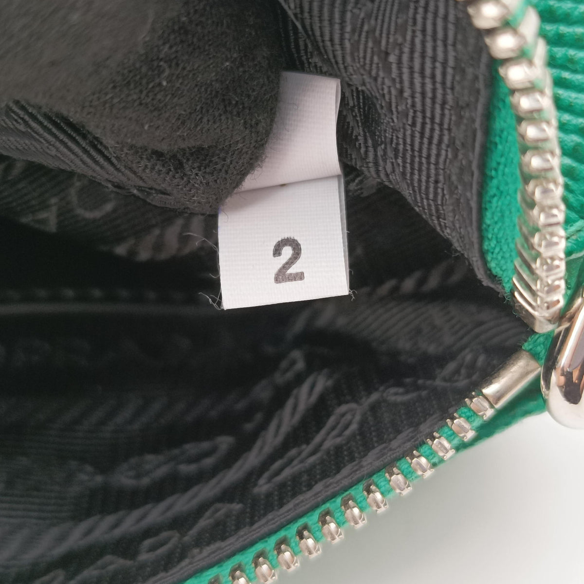 Pre-owned Prada Triangle Logo Plate Green SAFFIANO Leather 2VH155 shoulderbag | stylenewstar