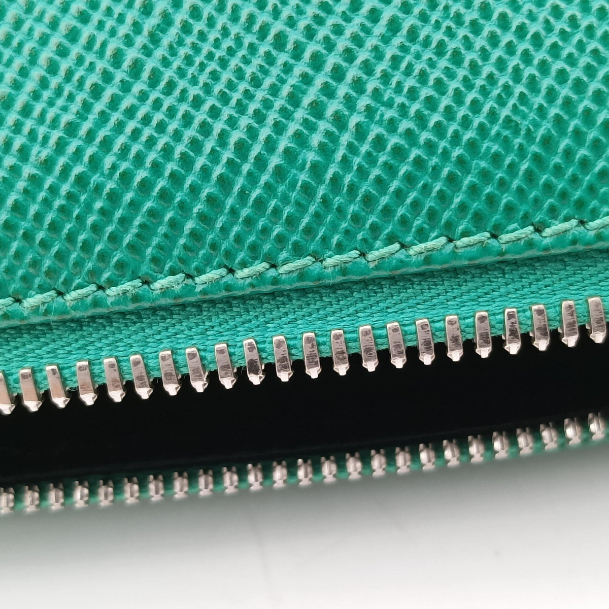 Pre-owned Prada Triangle Logo Plate Green SAFFIANO Leather 2VH155 shoulderbag | stylenewstar