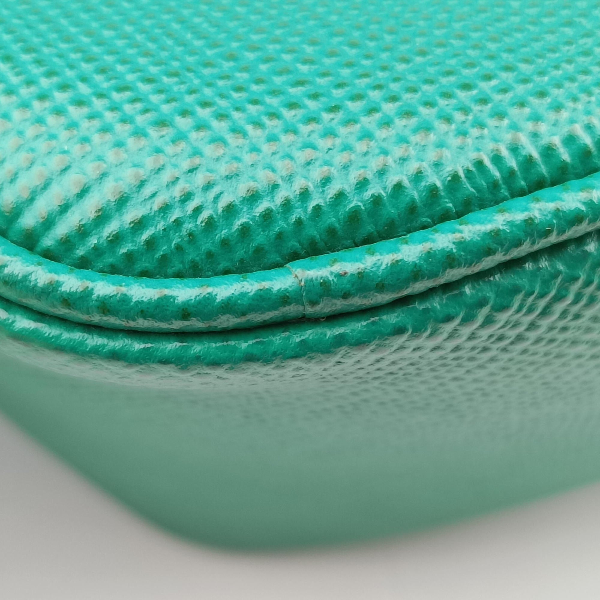 Pre-owned Prada Triangle Logo Plate Green SAFFIANO Leather 2VH155 shoulderbag | stylenewstar