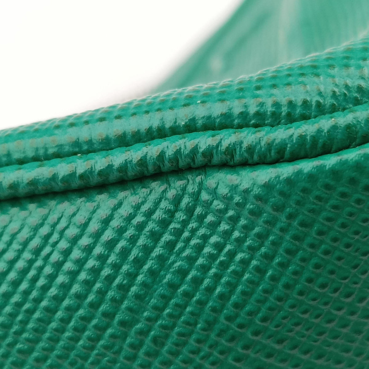 Pre-owned Prada Triangle Logo Plate Green SAFFIANO Leather 2VH155 shoulderbag | stylenewstar