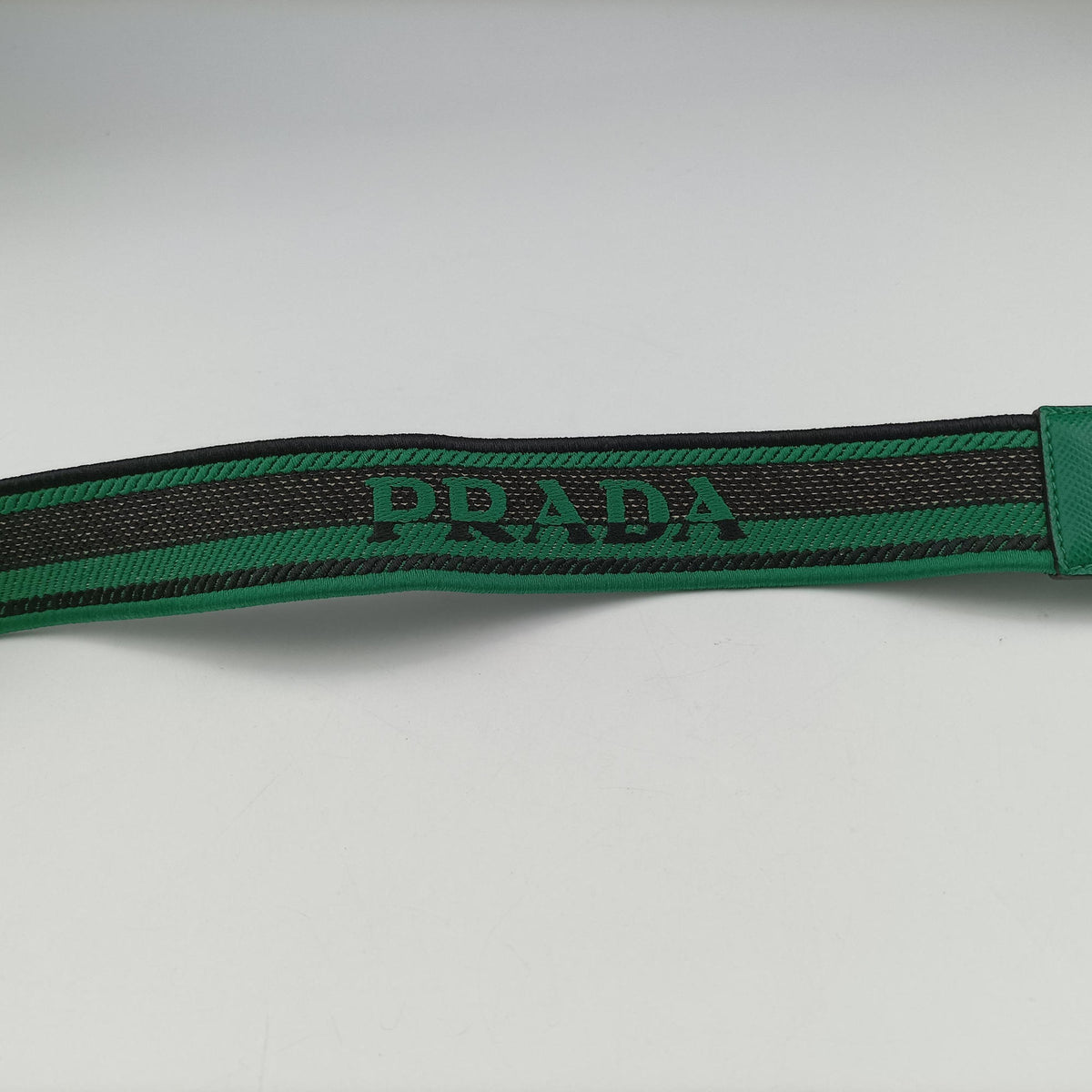 Pre-owned Prada Triangle Logo Plate Green SAFFIANO Leather 2VH155 shoulderbag | stylenewstar