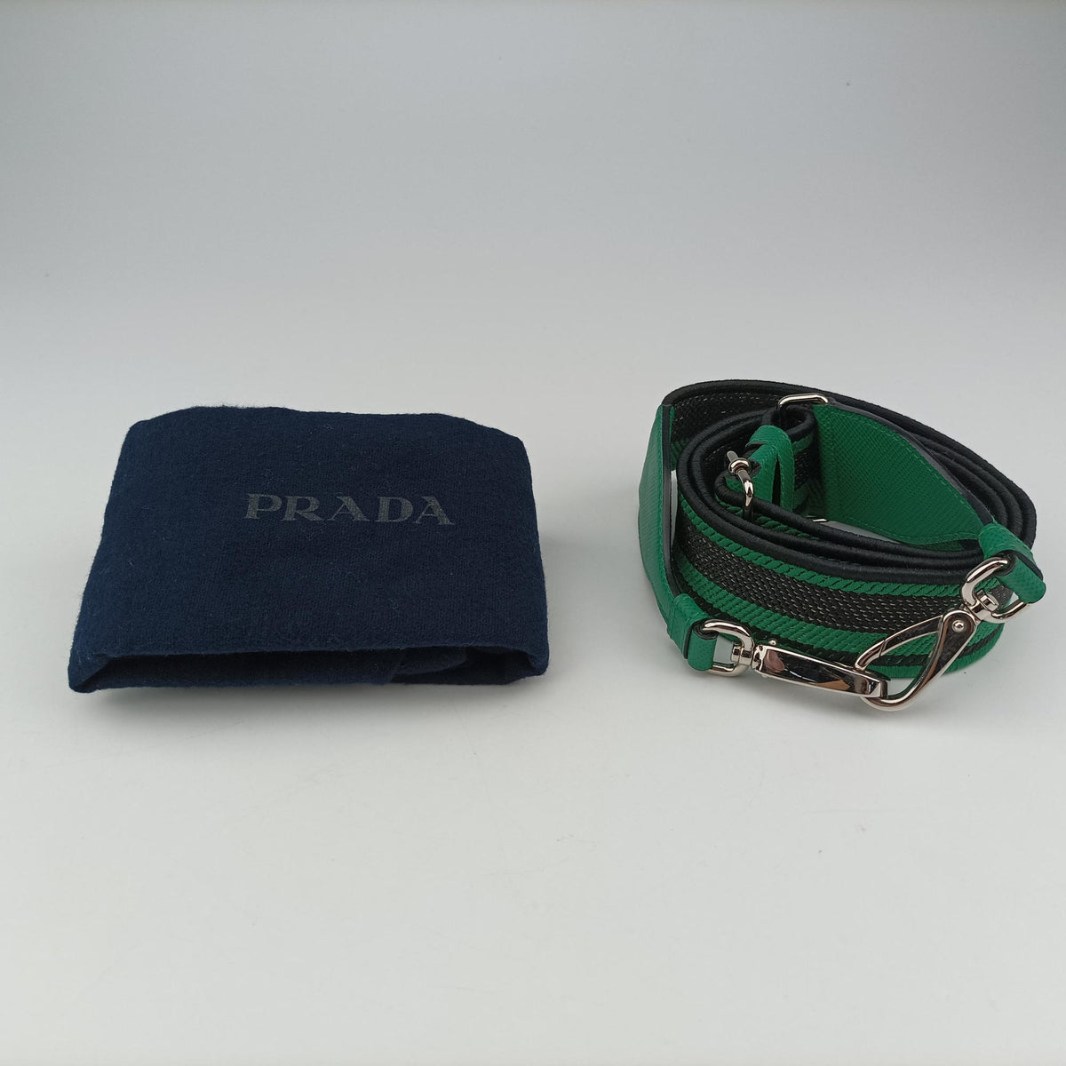 Pre-owned Prada Triangle Logo Plate Green SAFFIANO Leather 2VH155 shoulderbag | stylenewstar