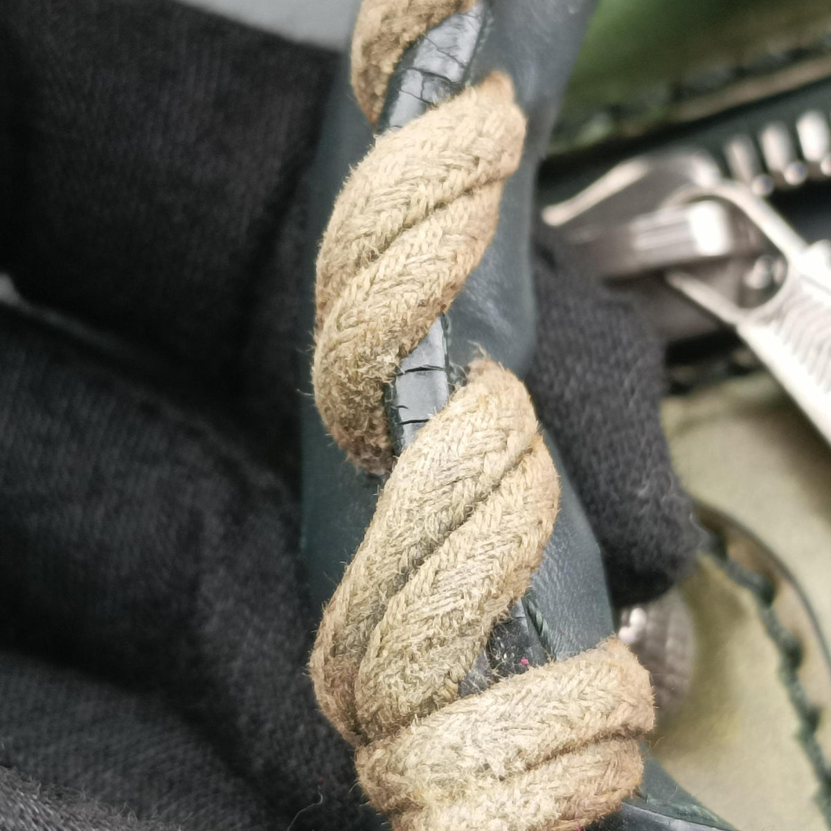 Secondhand Balenciaga Large City Green Leather  shoulderbag | stylenewstar