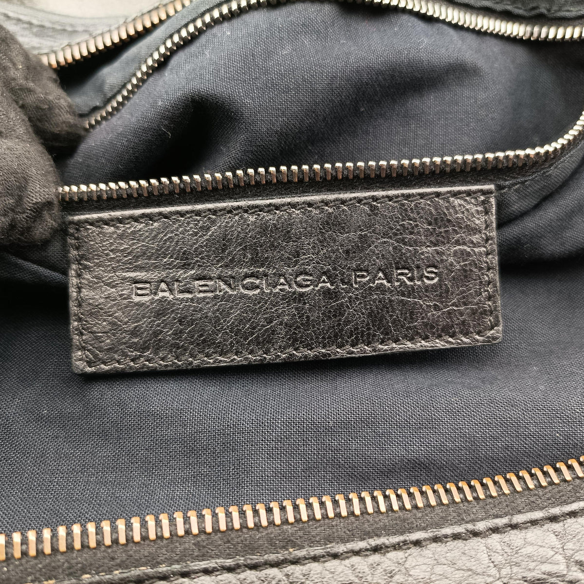 Secondhand Balenciaga The Day Black Leather  shoulderbag | stylenewstar