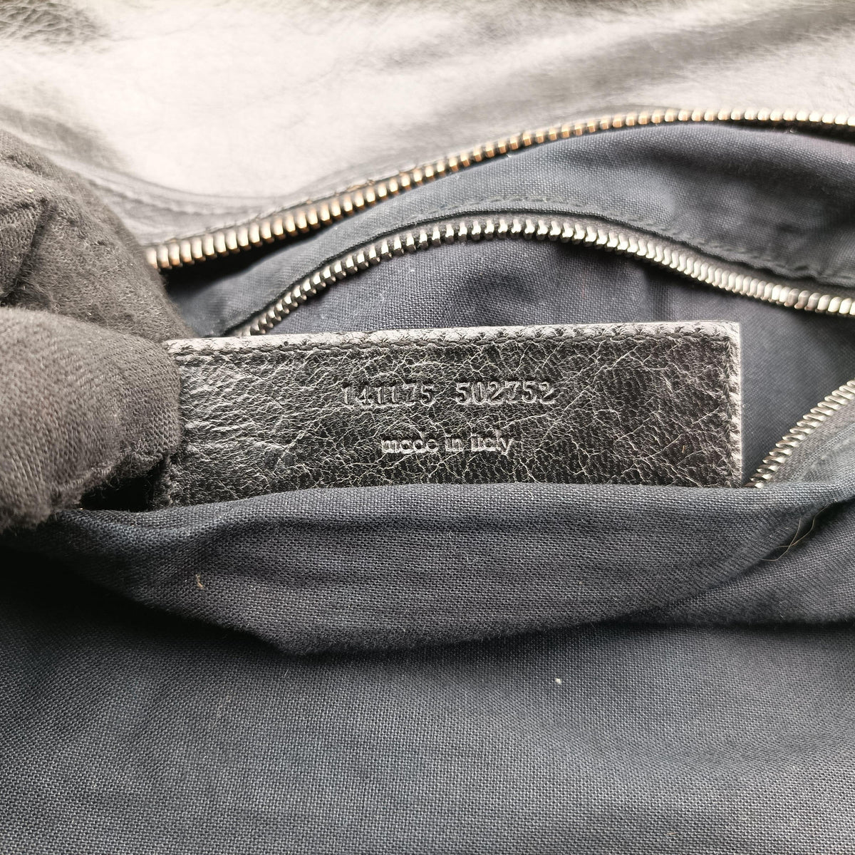 Secondhand Balenciaga The Day Black Leather  shoulderbag | stylenewstar