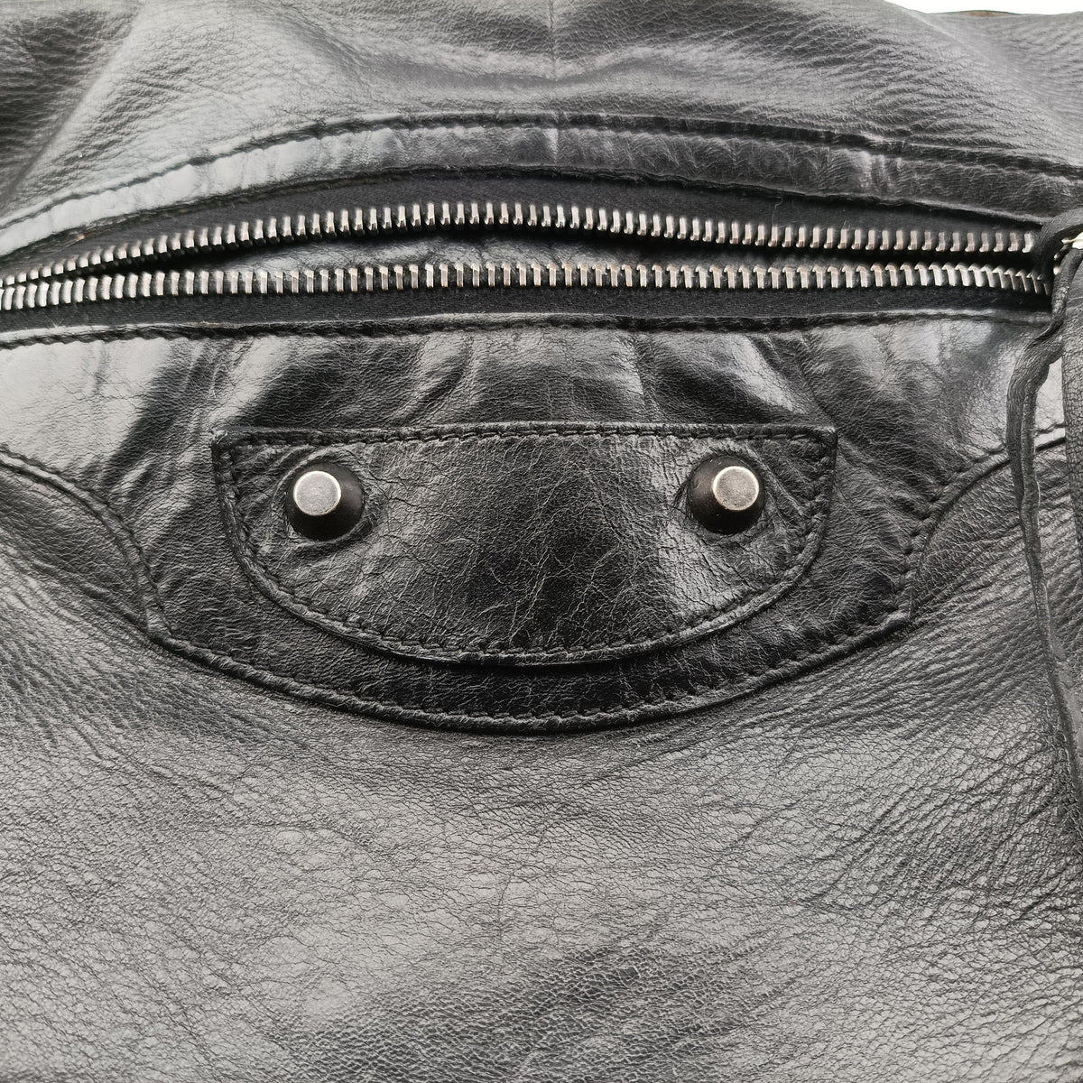 Secondhand Balenciaga The Day Black Leather  shoulderbag | stylenewstar