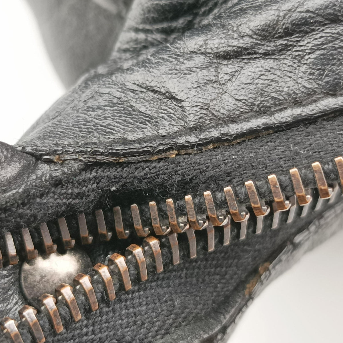 Secondhand Balenciaga The Day Black Leather  shoulderbag | stylenewstar