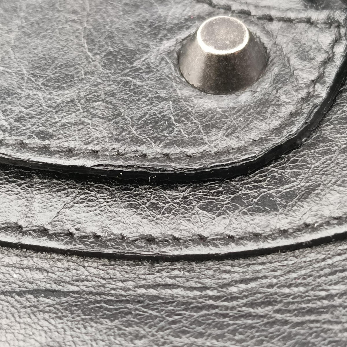 Secondhand Balenciaga The Day Black Leather  shoulderbag | stylenewstar