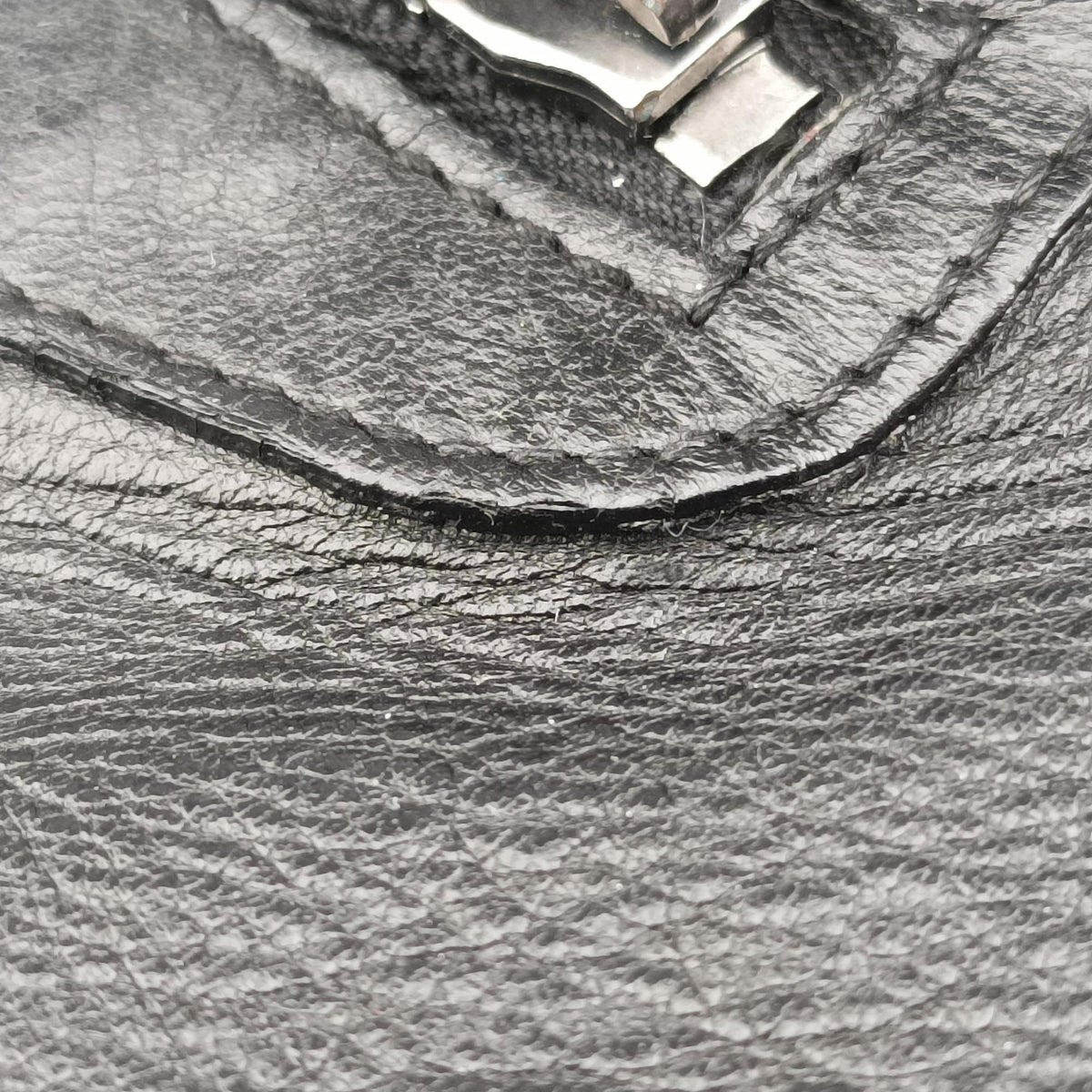 Secondhand Balenciaga The Day Black Leather  shoulderbag | stylenewstar