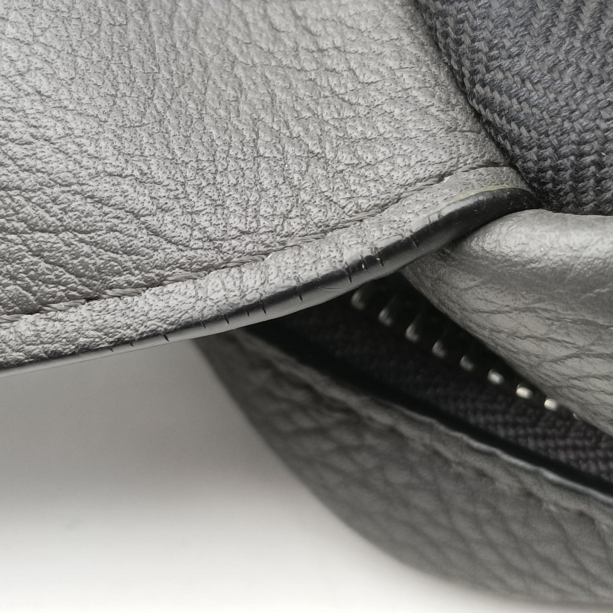 Pre-owned Loewe Military Gray Leather B553P59X01 shoulderbag | stylenewstar