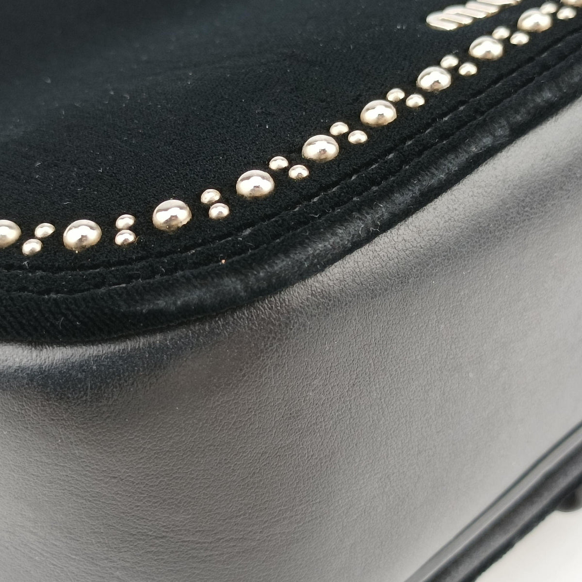 Pre-owned Miu Miu Dahlia Black velvet  shoulderbag | stylenewstar