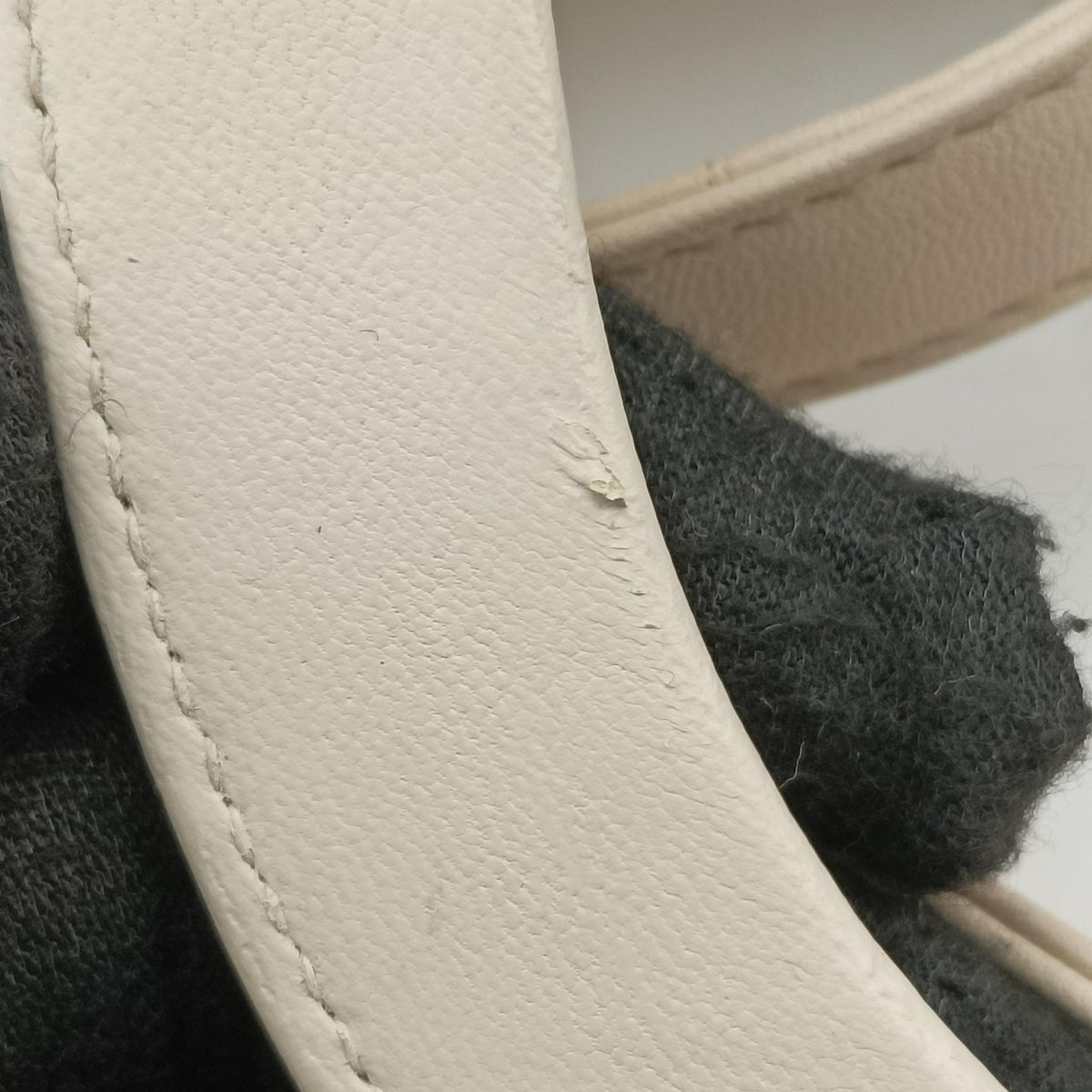 Secondhand Christian Dior Lady Dior Beige lambskin  shoulderbag | stylenewstar
