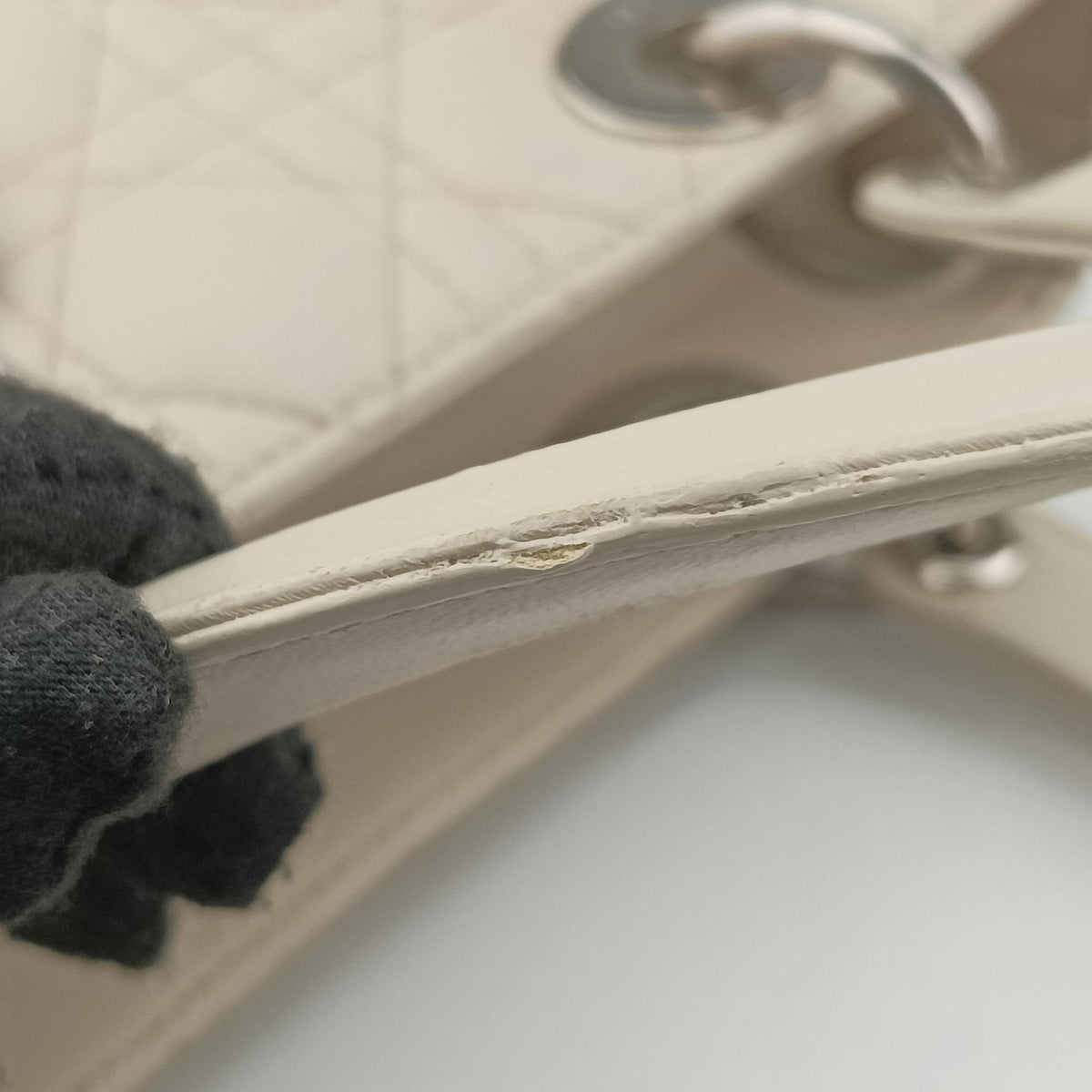 Secondhand Christian Dior Lady Dior Beige lambskin  shoulderbag | stylenewstar