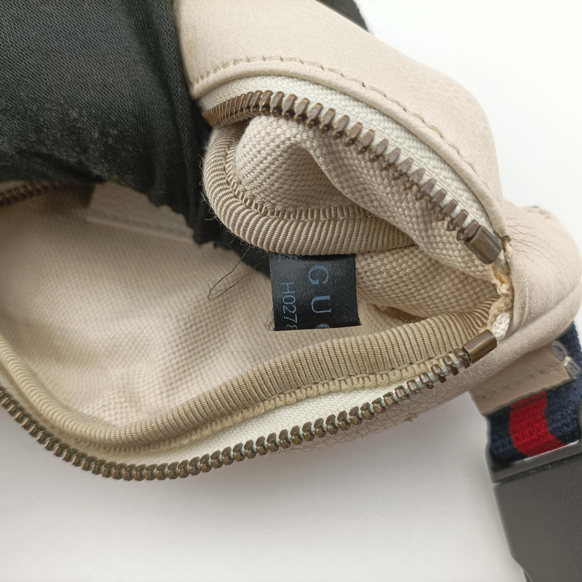 Pre-owned Gucci Print White Leather 527792 bum bag/waist bag | stylenewstar