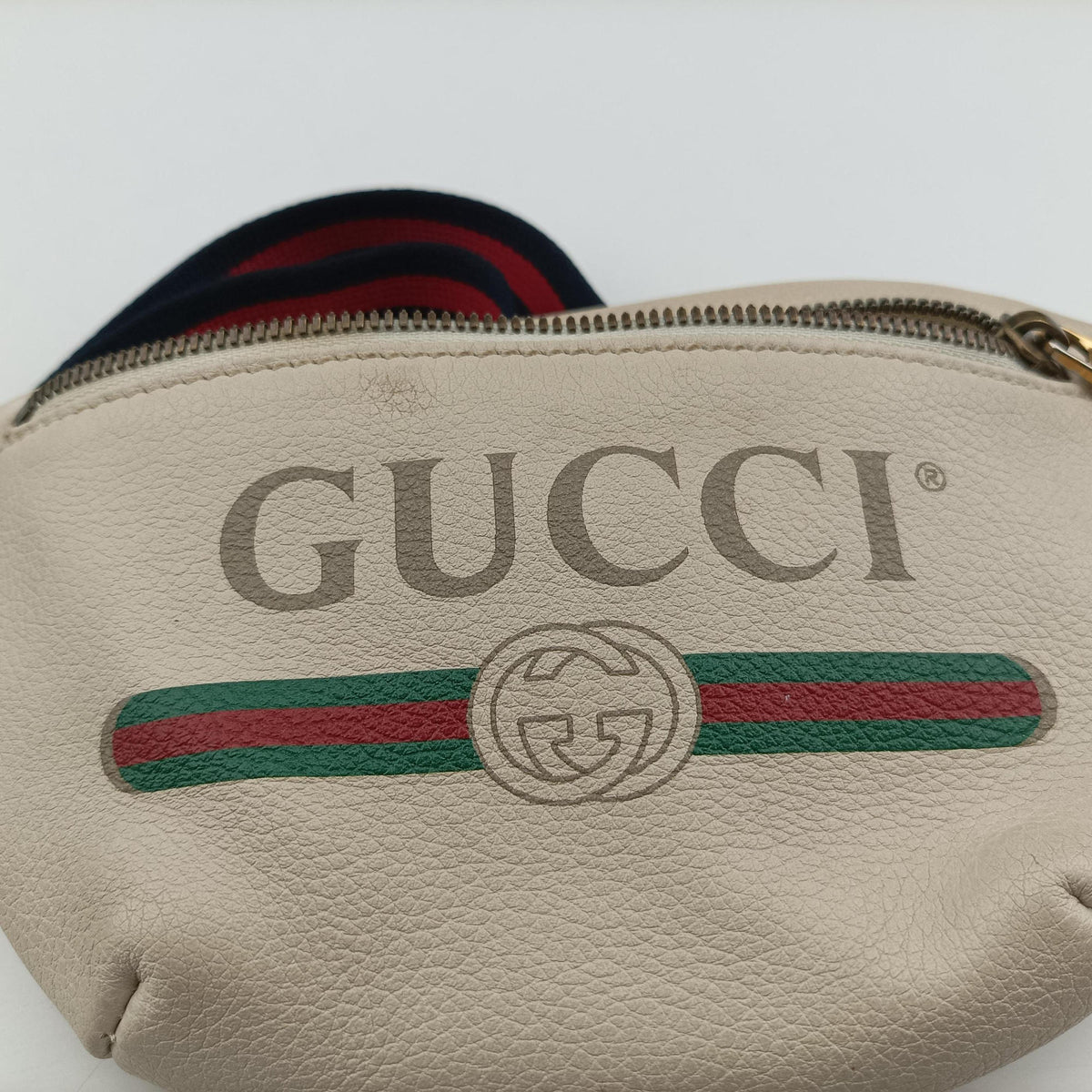 Pre-owned Gucci Print White Leather 527792 bum bag/waist bag | stylenewstar