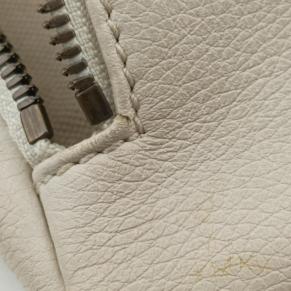 Pre-owned Gucci Print White Leather 527792 bum bag/waist bag | stylenewstar