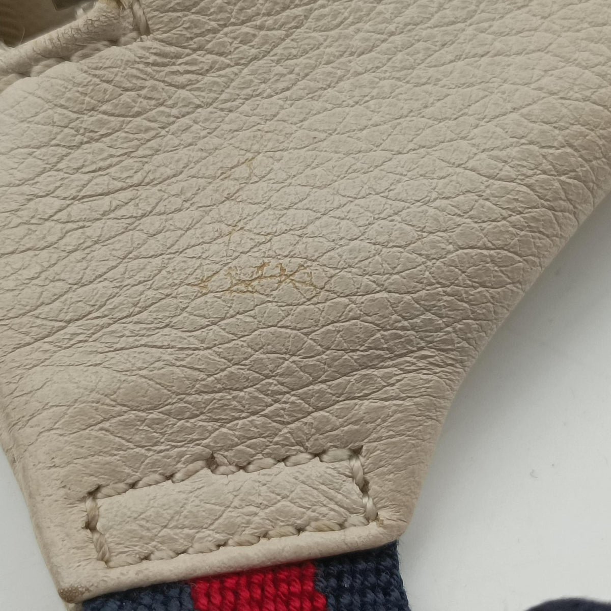Pre-owned Gucci Print White Leather 527792 bum bag/waist bag | stylenewstar