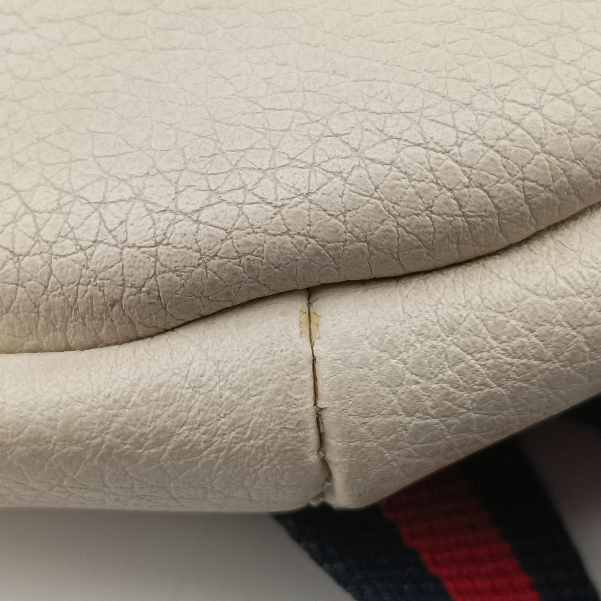 Pre-owned Gucci Print White Leather 527792 bum bag/waist bag | stylenewstar