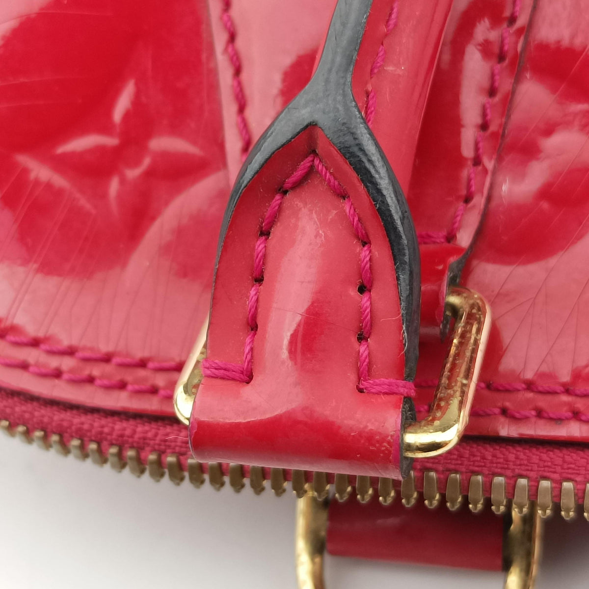 Vintage Louis Vuitton Alma PM pomme d'amour Vernis M90096 handbag | stylenewstar