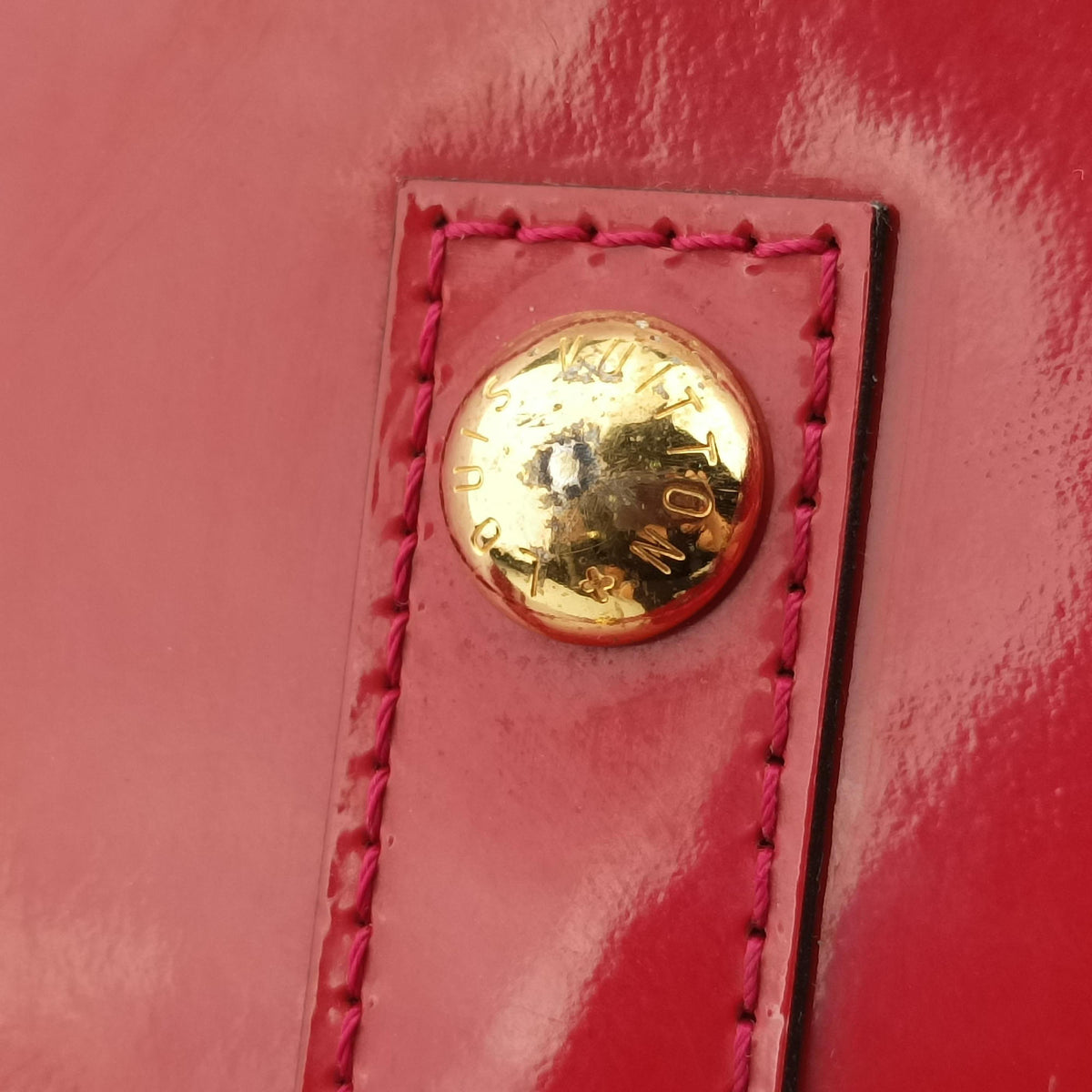 Vintage Louis Vuitton Alma PM pomme d'amour Vernis M90096 handbag | stylenewstar