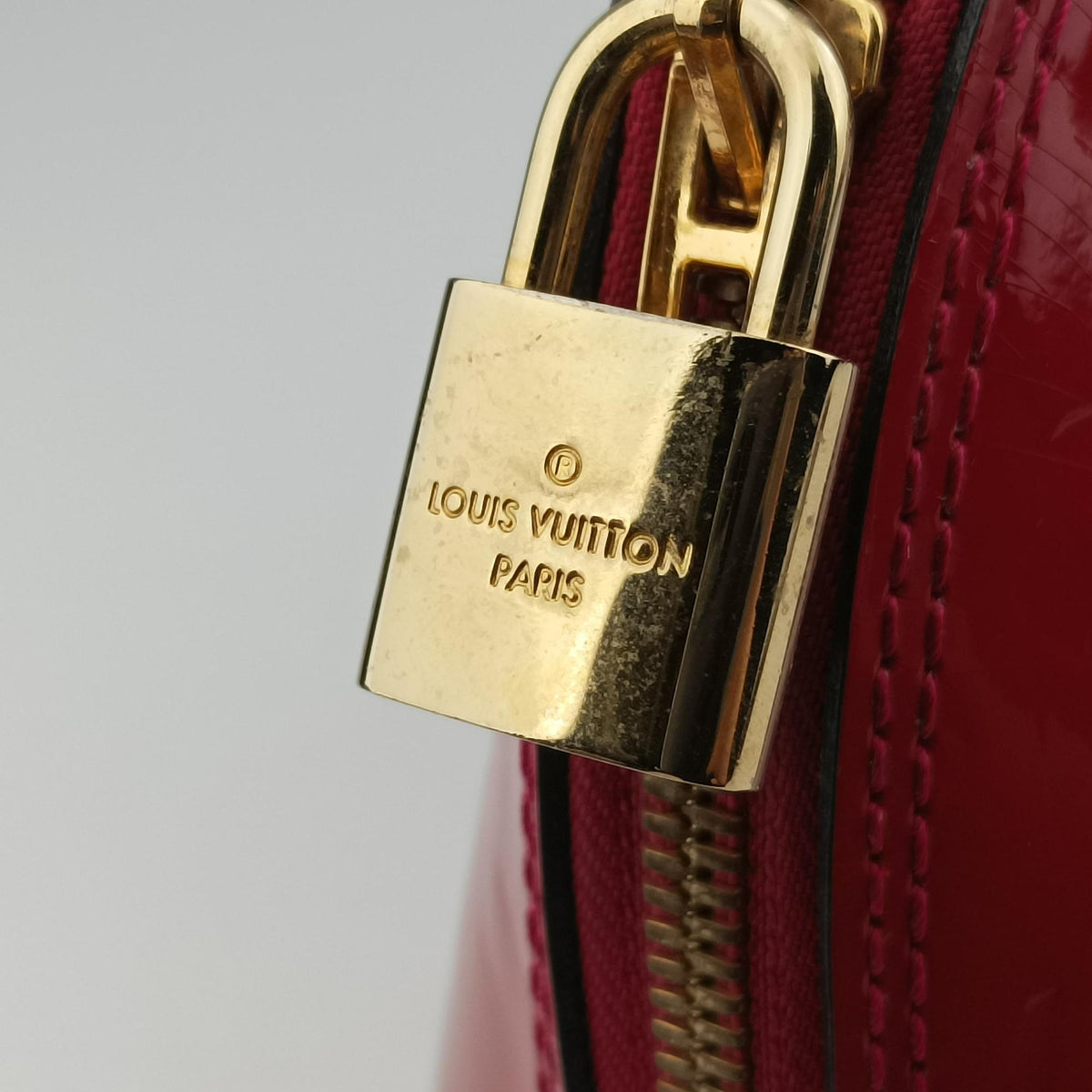 Pre-owned Louis Vuitton Alma PM pomme d'amour Vernis M90096 handbag | stylenewstar