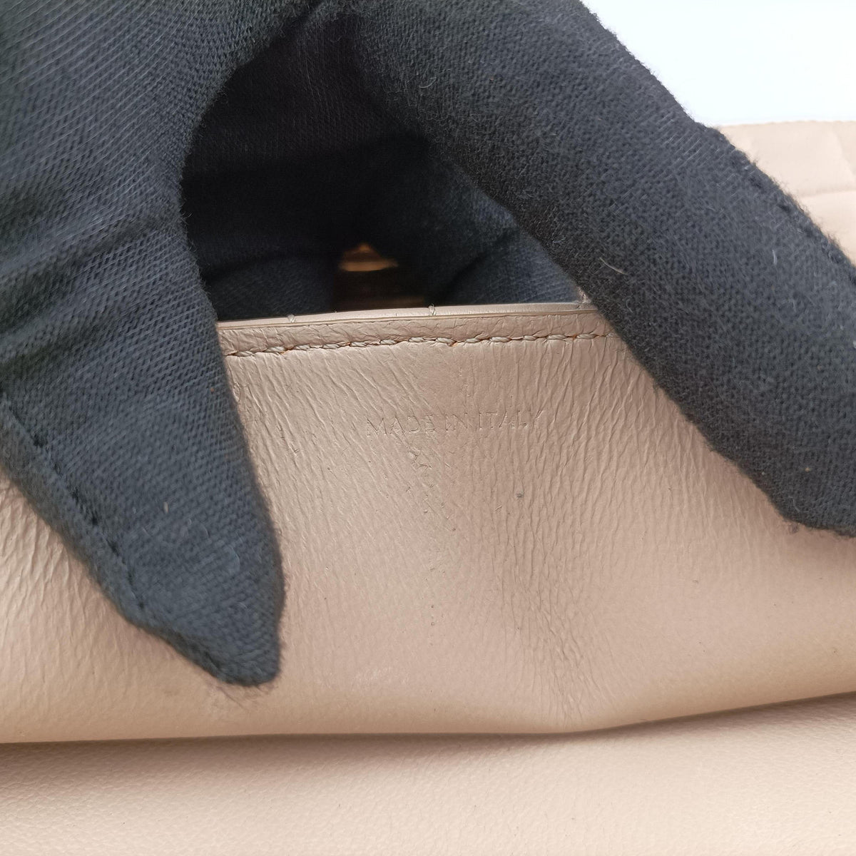 Secondhand Celine C Quilting Beige Leather  shoulderbag | stylenewstar