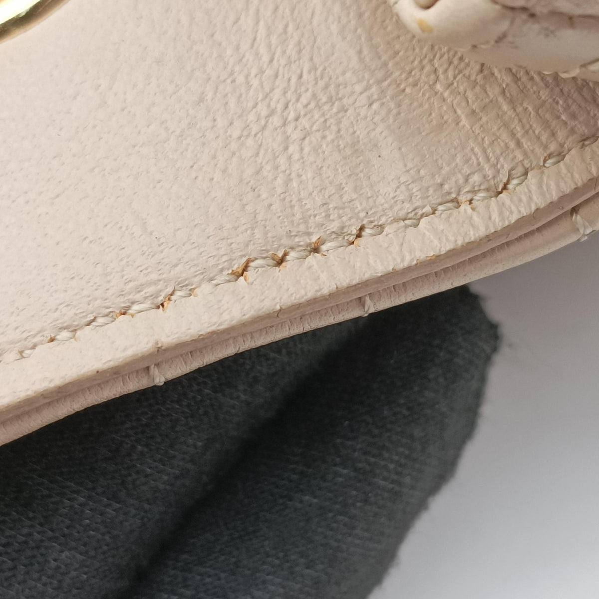 Secondhand Celine C Quilting Beige Leather  shoulderbag | stylenewstar