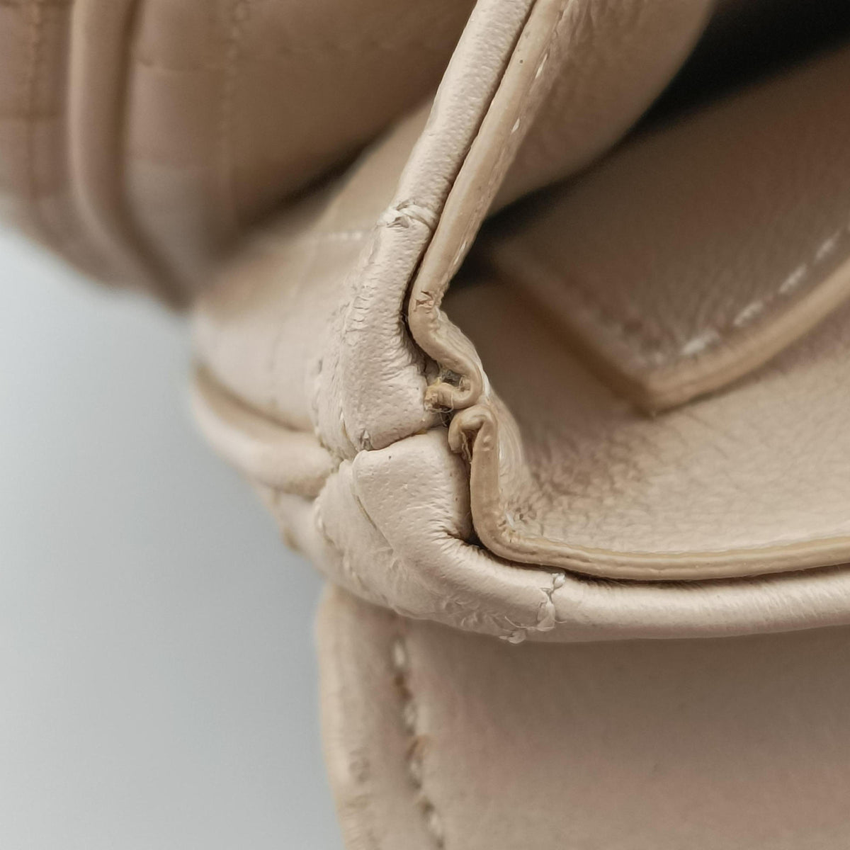 Secondhand Celine C Quilting Beige Leather  shoulderbag | stylenewstar