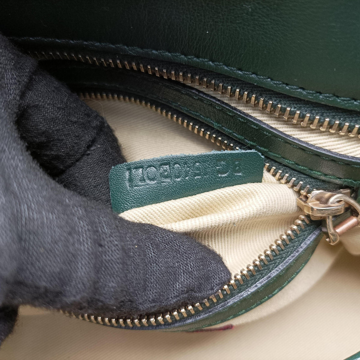 Secondhand Valentino Rockstud Green Leather  shoulderbag | stylenewstar