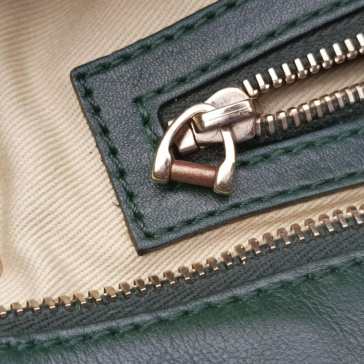 Secondhand Valentino Rockstud Green Leather  shoulderbag | stylenewstar