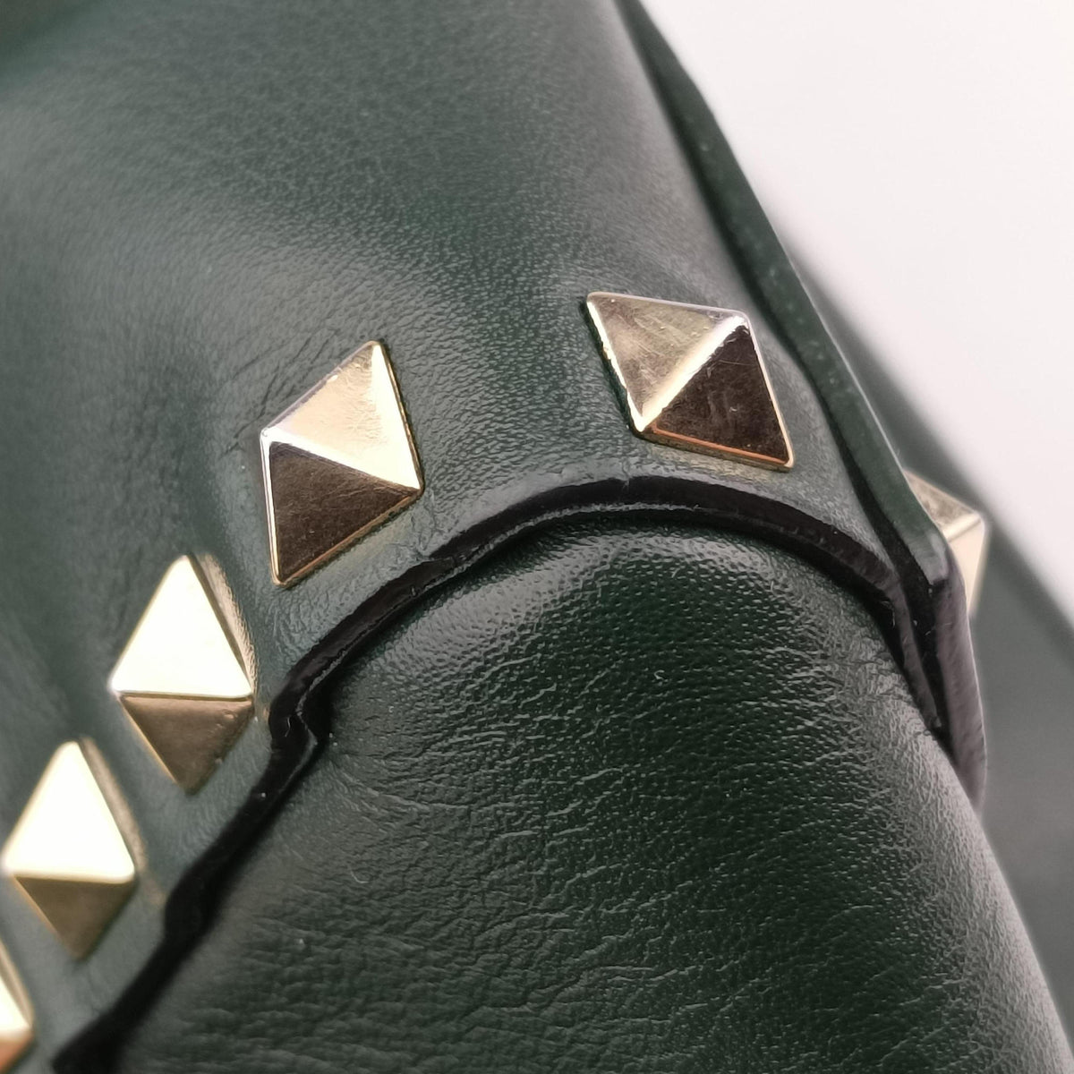 Secondhand Valentino Rockstud Green Leather  shoulderbag | stylenewstar