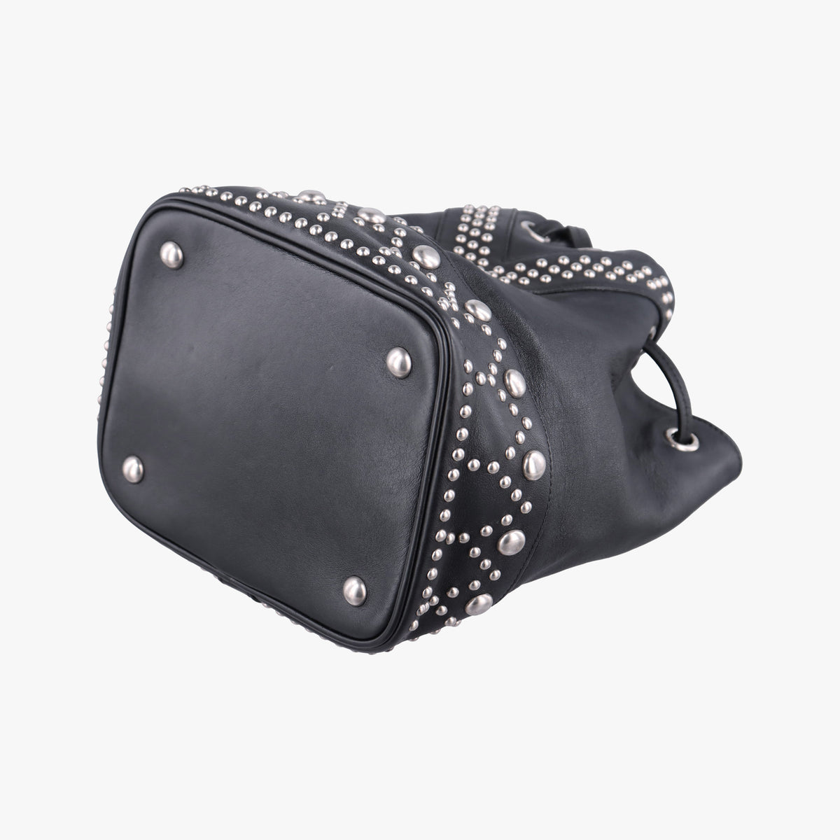 Pre-owned Yves Saint Laurent Y Studded Bucket Black Leather 454072 shoulderbag | stylenewstar