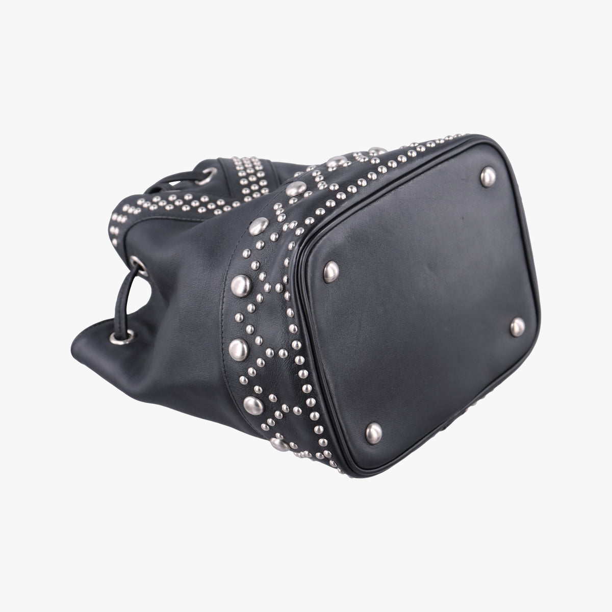 Pre-owned Yves Saint Laurent Y Studded Bucket Black Leather 454072 shoulderbag | stylenewstar