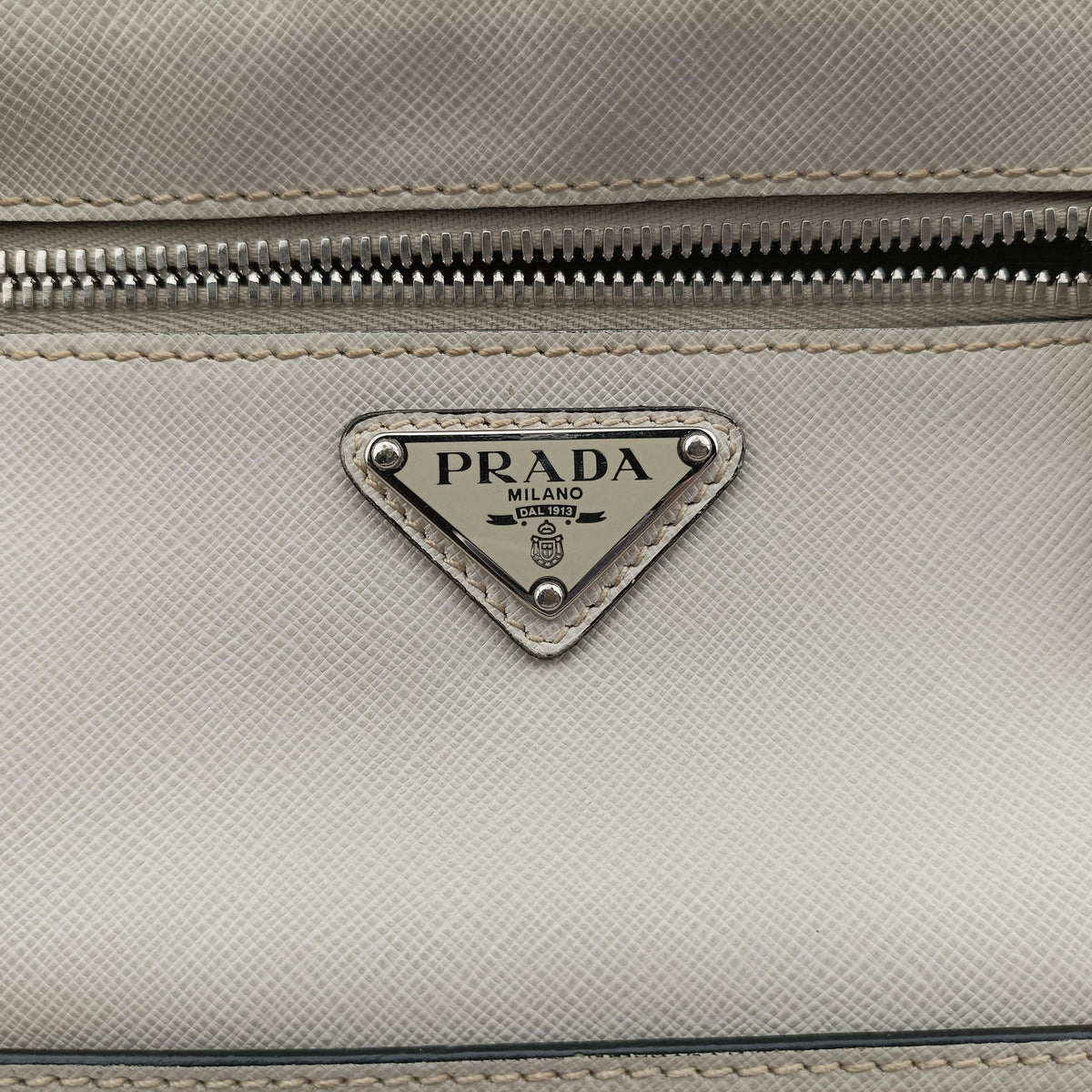 Secondhand Prada Triangle Logo White Saffiano Leather 2VL012 bum bag/waist bag | stylenewstar