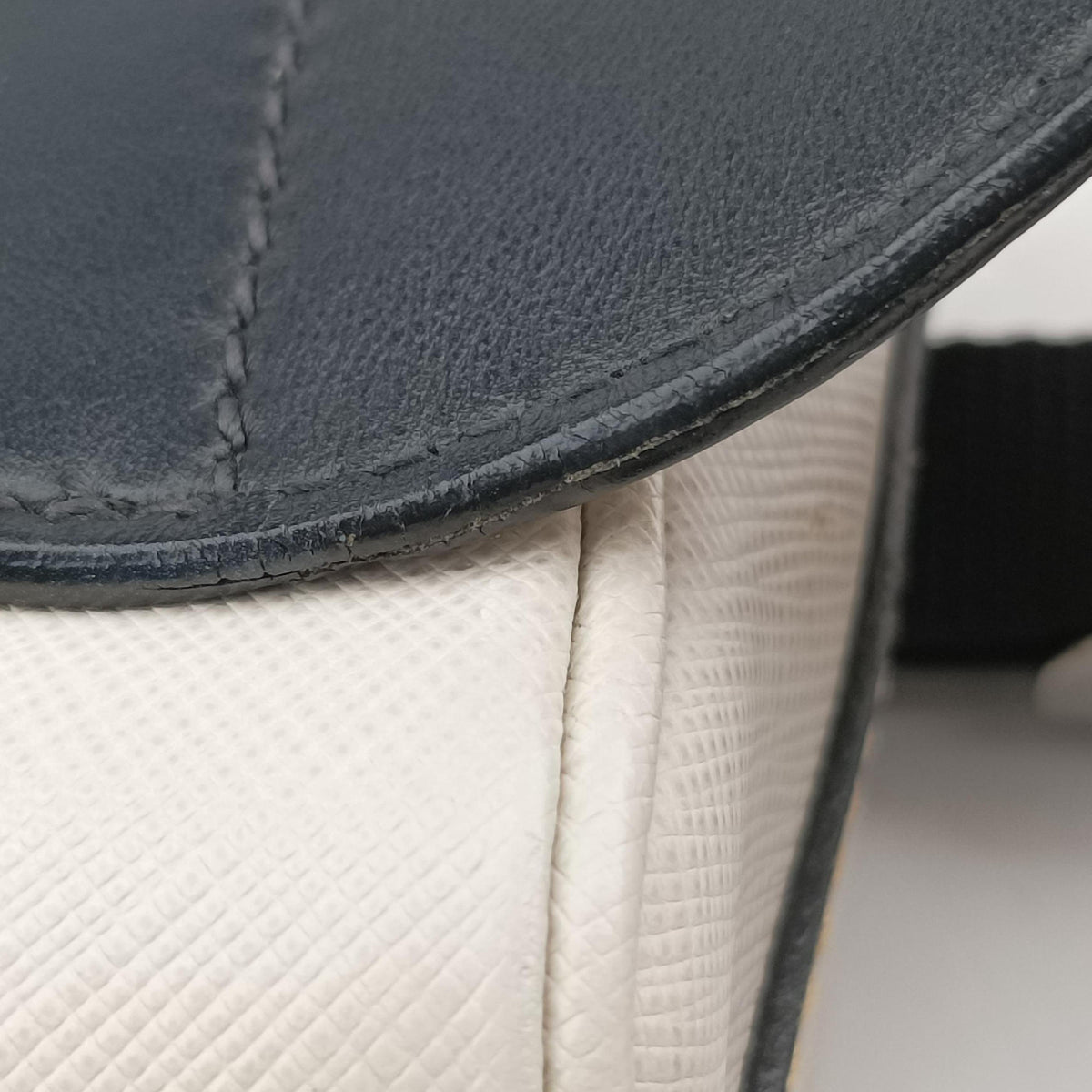 Secondhand Prada Triangle Logo White Saffiano Leather 2VL012 bum bag/waist bag | stylenewstar